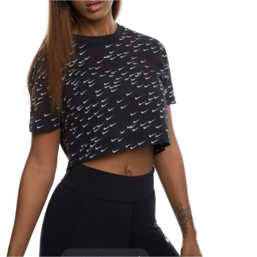 Nike Women's Sz S Black/White Logo Crop Top